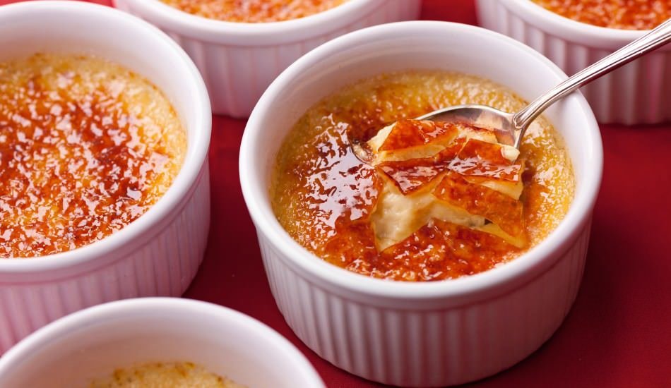 Orman meyveli creme Brulee (Krem Brüle) nedir ve nasıl yapılır? Creme Brulee püf noktaları