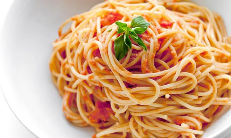 En kolay spagetti makarna nasıl yapılır? Domates soslu spagetti tarifinin püf noktaları